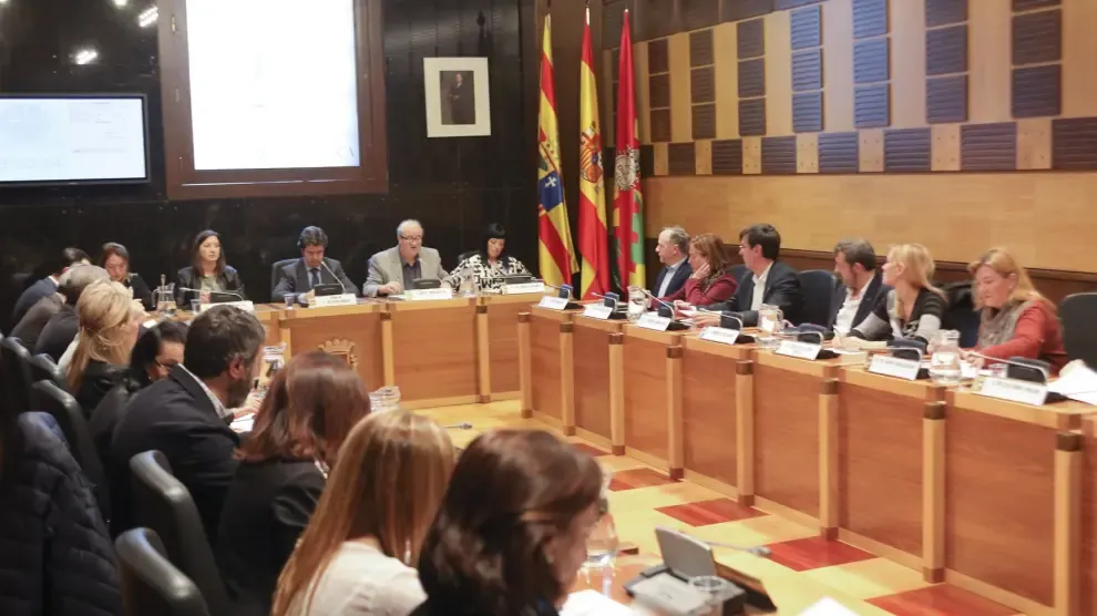 Romance (PSOE) critica que PP y Podemos en el Ayuntamiento de Huesca apuestan por "paralizar la ciudad"