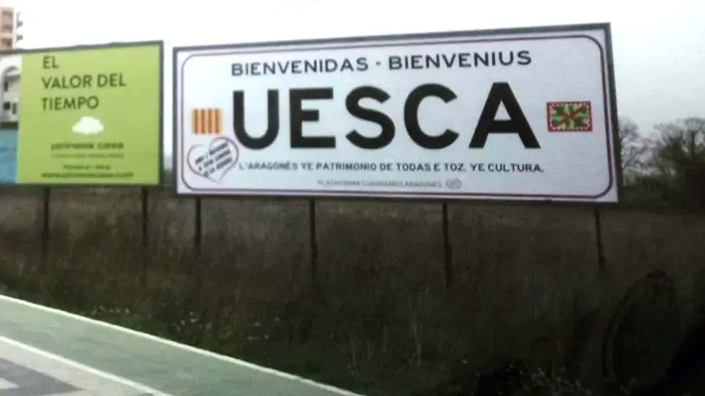 Charramos Aragonés vuelve a colocar el cartel de "Uesca"