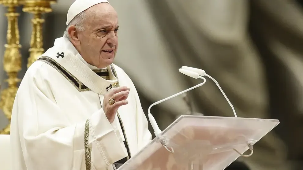 El Papa pide "diálogo y autocontrol" ante la "terrible" tensión del mundo