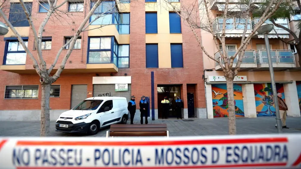 Detenido un hombre por matar a su mujer y su hija en Esplugues de Llobregat