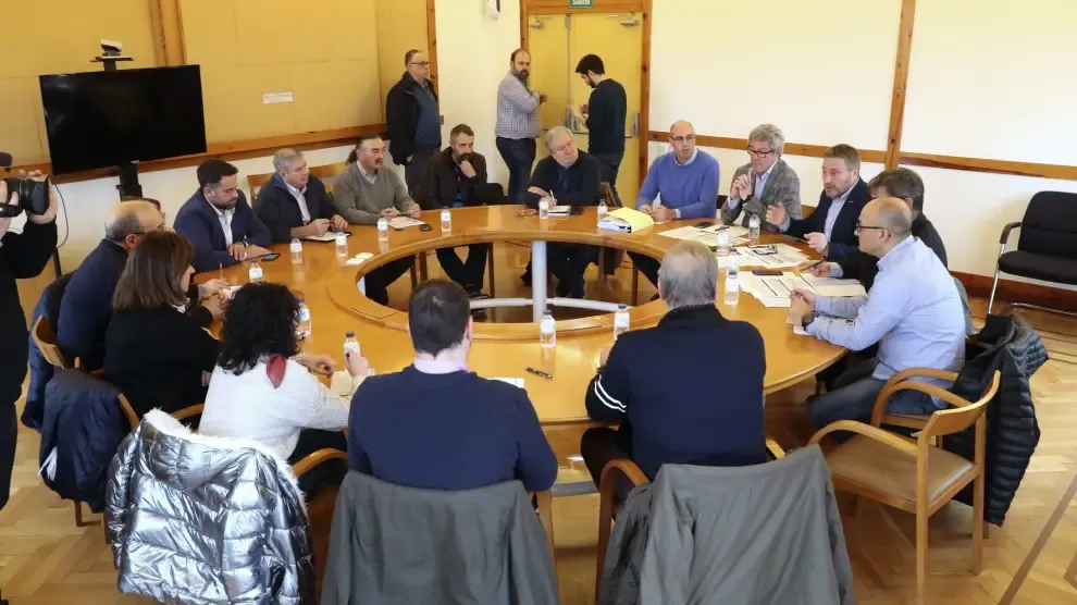 Aragón pide que la línea Zaragoza-Teruel pare en todos los municipios