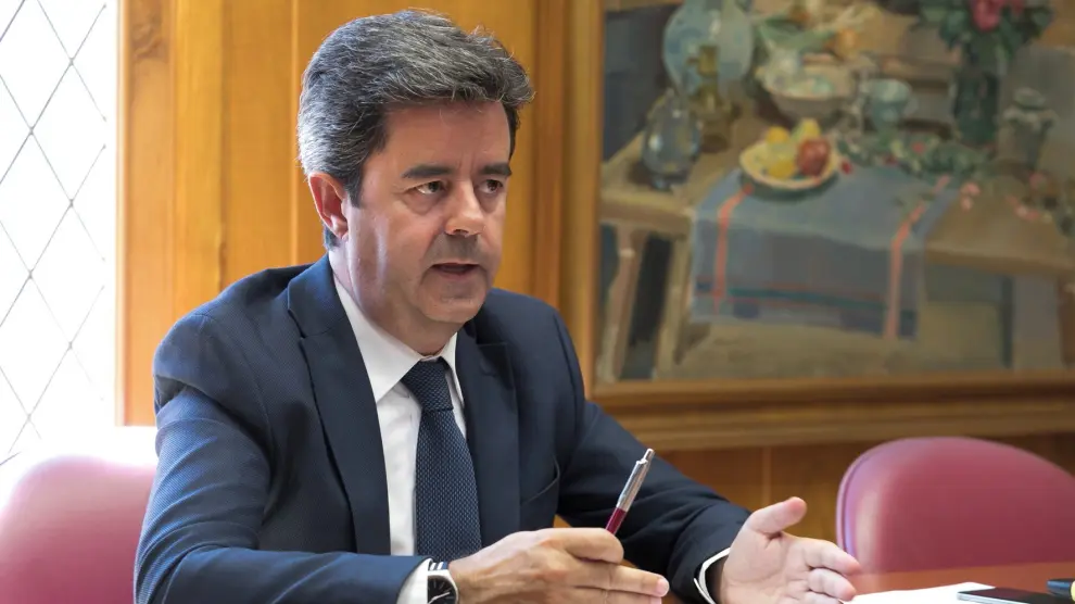 Luis Felipe pide a los presidentes de los gobiernos de España y Aragón recursos económicos para Huesca