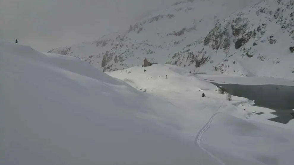 La nieve llega a cotas altas del Pirineo con espesores mínimos