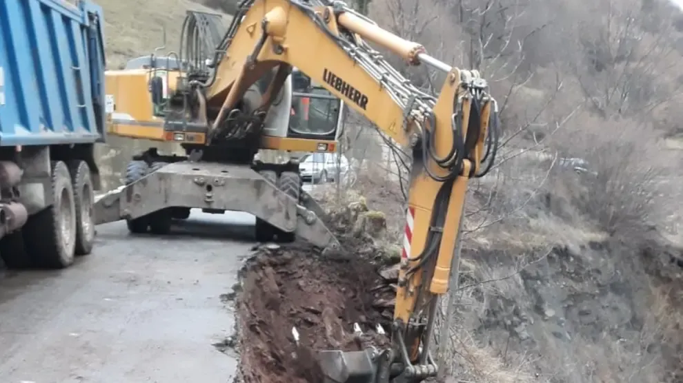 Comienzan las obras en la zona del desprendimiento de la carretera entre Bielsa y Pineta