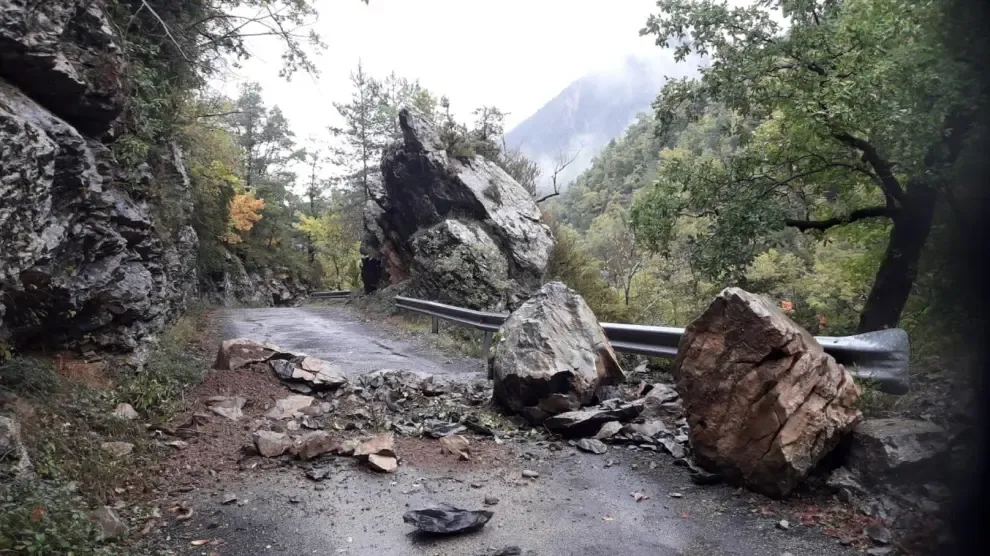 La carretera del cañón de Añisclo sigue cerrada por caída de rocas