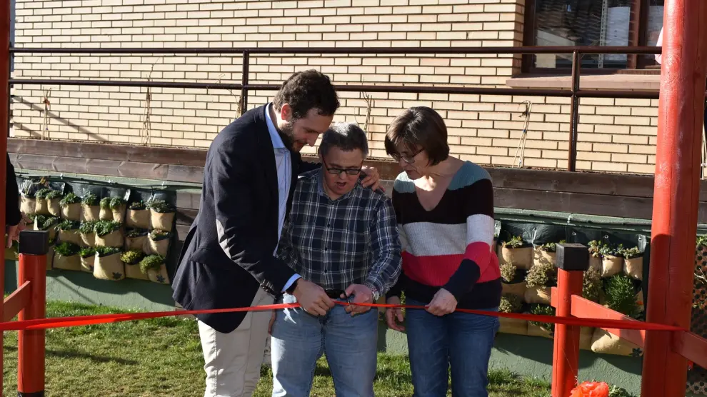 Alumnos de la escuela taller Monflor de Monzón crean un jardín sensorial en el Reina Sofía