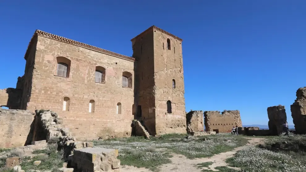 Licitadas las obras en el Castillo de Montearagón y multa de 15.000 euros para los autores de las pintadas
