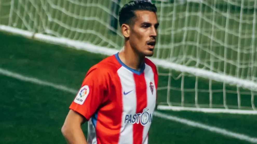 El próximo rival del Huesca gana gol con la incorporación de Álex Alegría