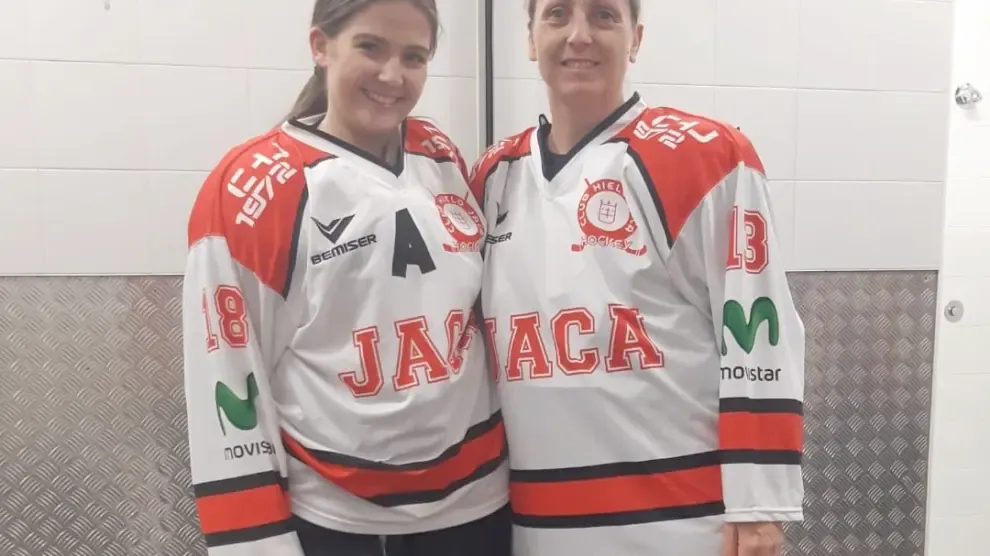 Nuria Encinar y Gemma Urzola, piezas básicas del equipo femenino del Club de Hielo Jaca