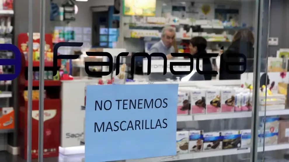 Prohíben la venta libre de mascarillas en farmacias