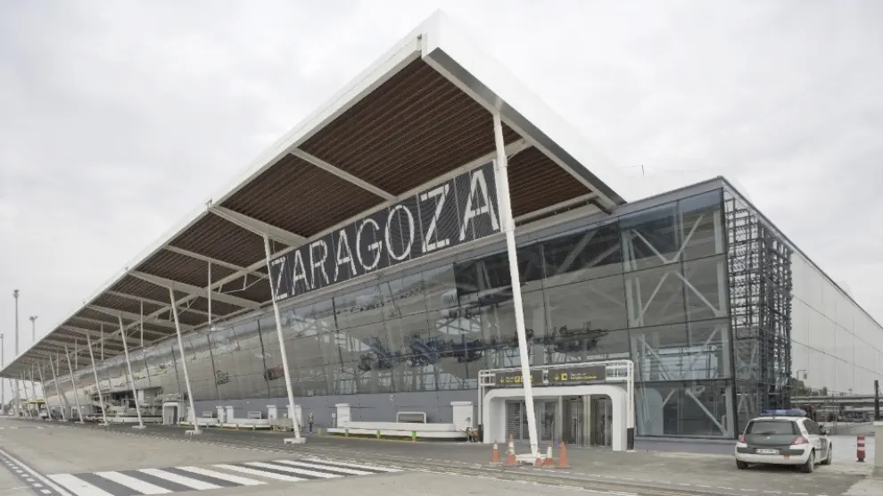 El aeropuerto de Zaragoza registra un 14 por ciento más de vuelos en febrero