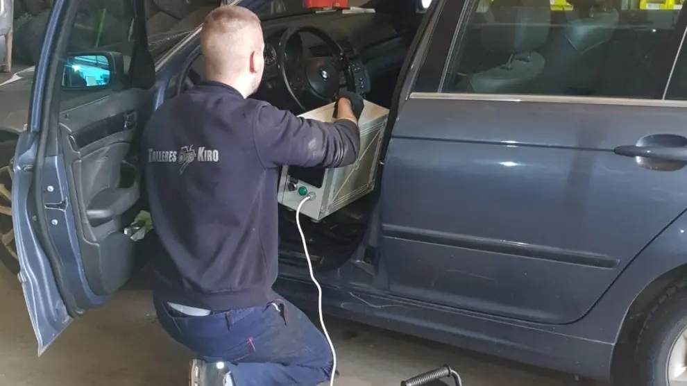 Un taller de Sabiñánigo incorpora limpieza de vehículos con ozono