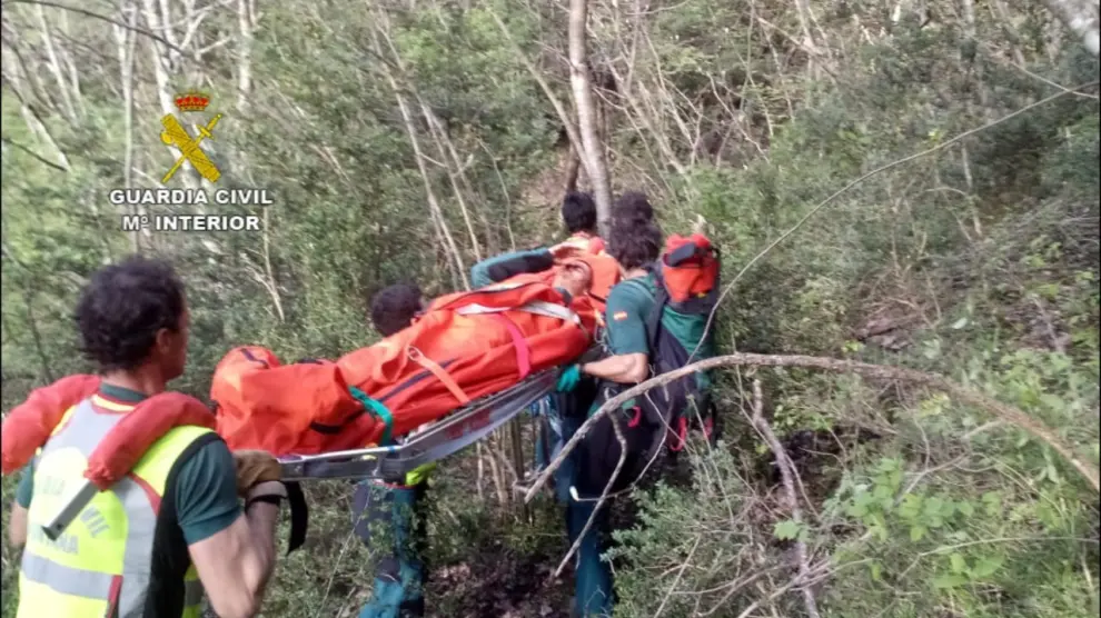La Guardia Civil de Benasque rescata a una persona que cayó por un barranco
