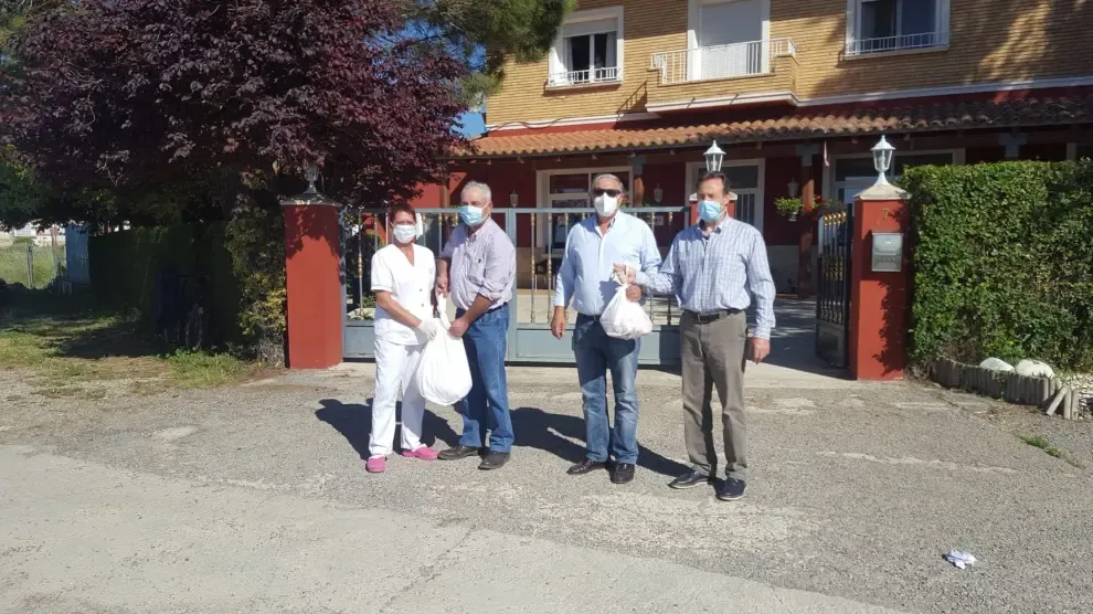 Ganaderos solidarios de Uaga-Coag donan 12 corderos a entidades sociales de Huesca