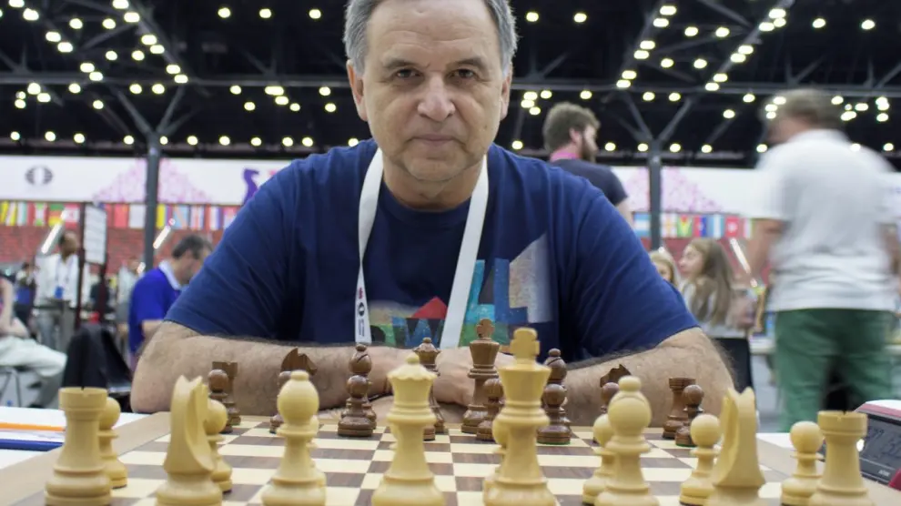 Roberto Cifuentes: "Me gusta el ajedrez posicional y activo, nada de medias tintas"