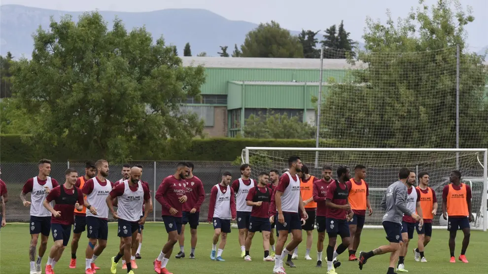El Huesca vuelve a entrenar al completo 80 días después