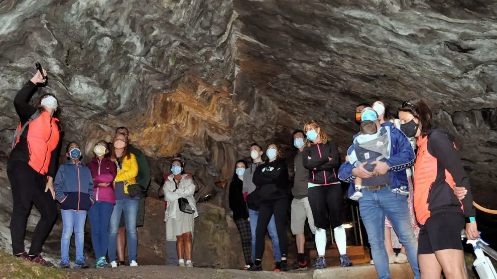 Éxito en la reapertura de la Cueva y el Ecoparque de Villanúa