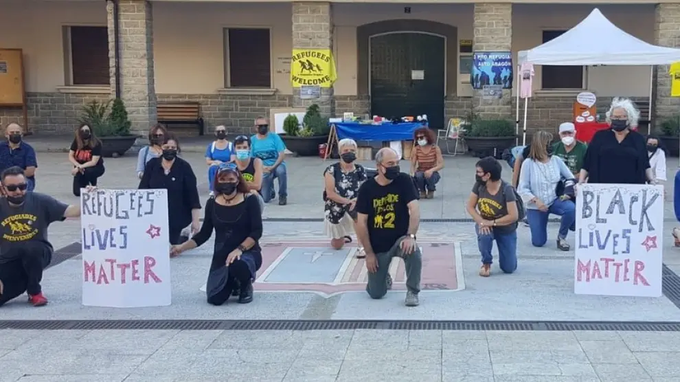 Acto contra "el discurso del odio al distinto" en Sabiñánigo