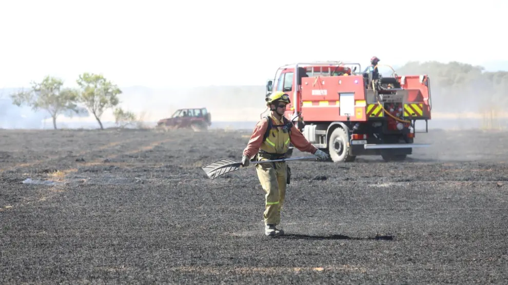 La chispa de una empacadora ha provocado un incendio en Banariés que ha afectado a 8,5 hectáreas