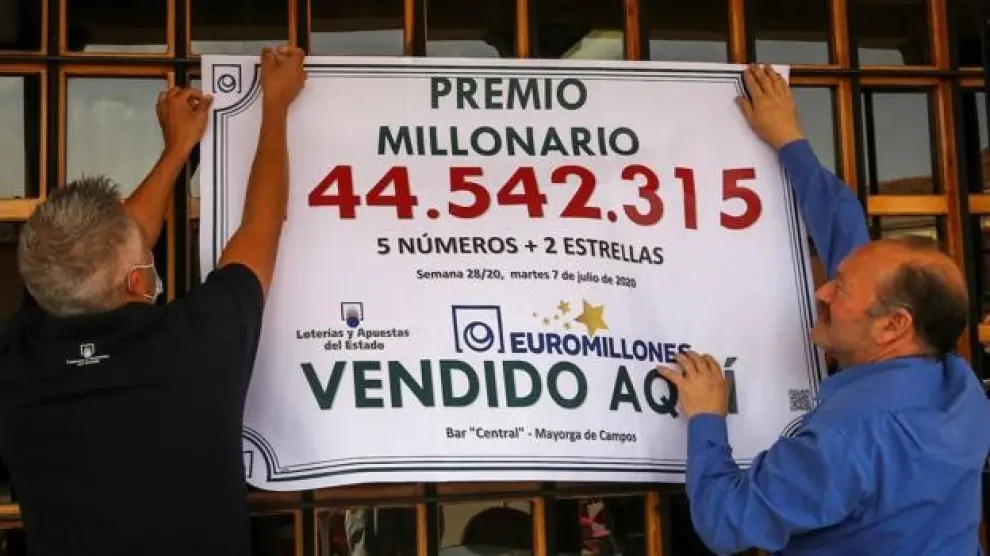 Una peña de 15 amigos de Mayorga en Valladolid se reparten 144 millones del Euromillones