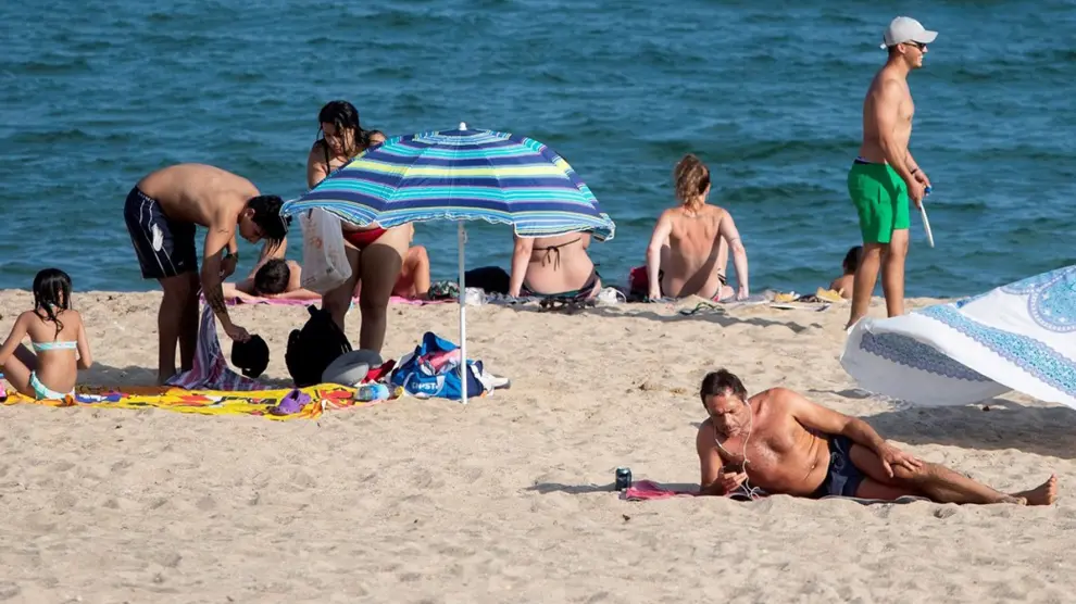 Barcelona reducirá el aforo de las playas en un 15%, unos 8.000 usuarios menos