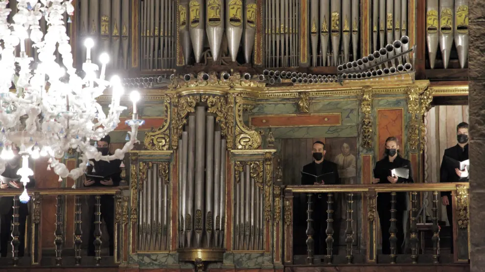 Solemne diálogo musical de órgano y gregoriano en Jaca