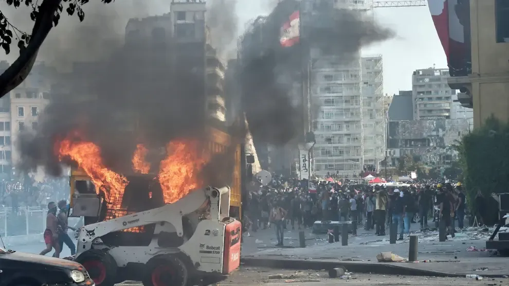 La violencia estalla en un Beirut indignado por la explosión