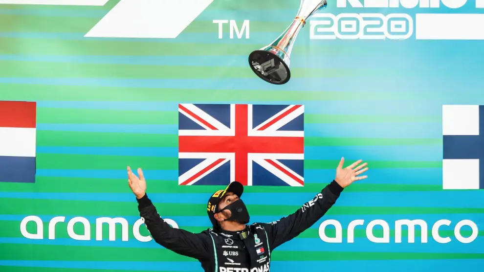 Hamilton sigue camino de otro título mundial