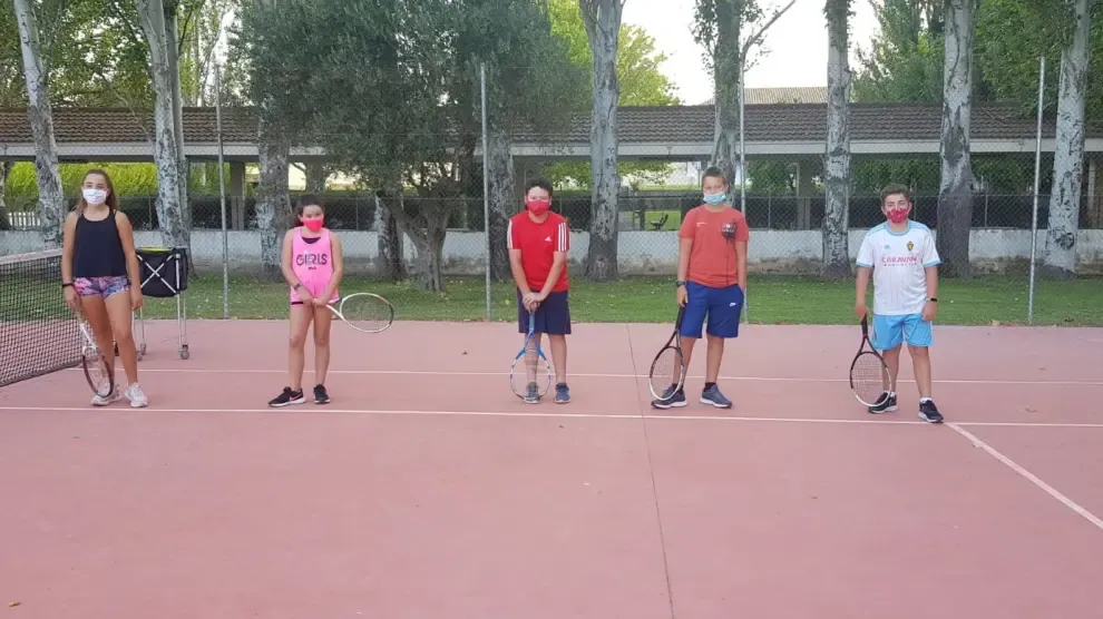 Los jóvenes del Somontano disfrutan del tenis en Berbegal, Peralta de Alcofea, Estadilla y Hoz de Barbastro