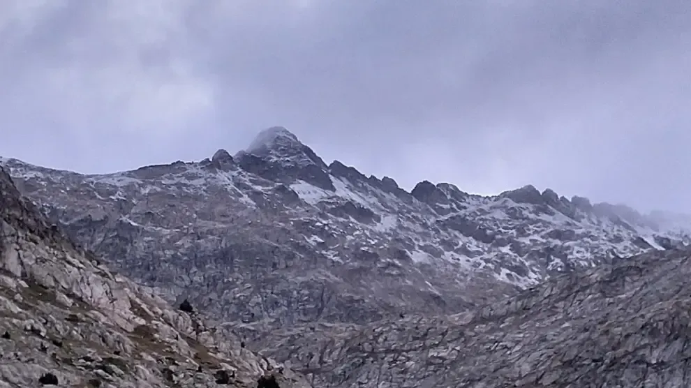 Descenso de temperaturas y primeras nieves en el Pirineo en el final de agosto
