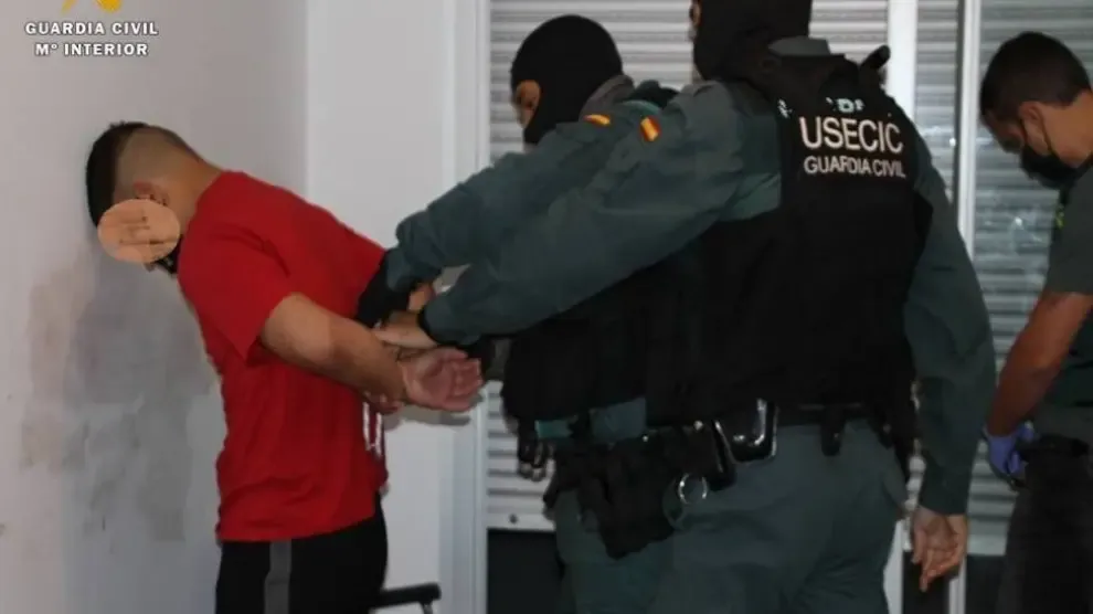 La Guardia Civil detiene a tres personas en una vivienda ocupada en Utebo