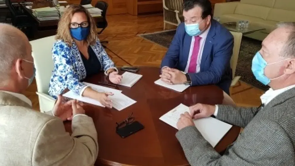 El Gobierno de Aragón revisará los protocolos de desinfección en los colegios