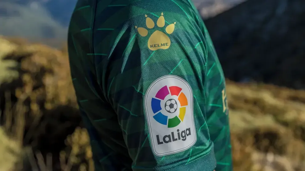 El Huesca pone este jueves a la venta una primera remesa de 3.000 camisetas
