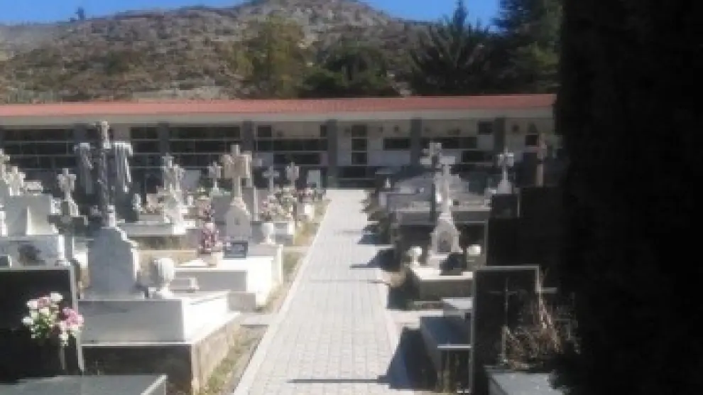 Se recomiendan las visitas escalonadas al cementerio municipal de Sabiñánigo