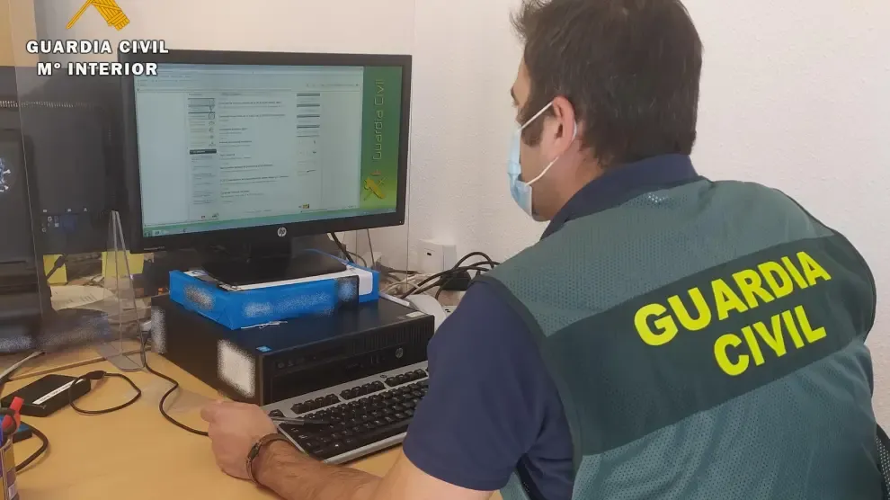 La Guardia Civil de Huesca da recomendaciones para comprar a través de internet