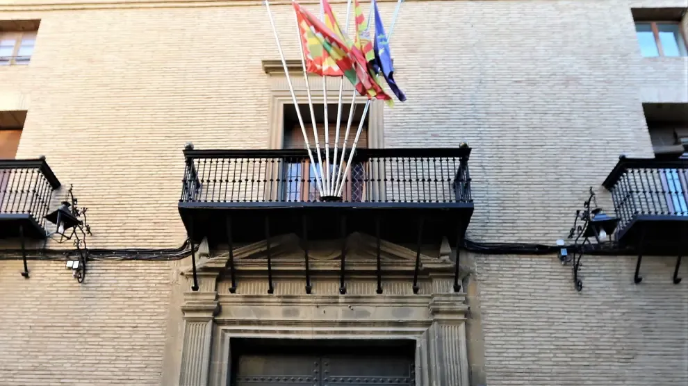 Más de 70 interinos demandan al Concejo de Huesca por temporalidad abusiva