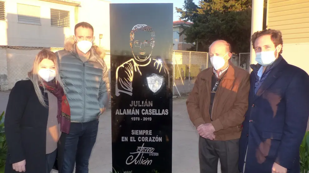 Monzón recuerda la figura de Julián Alamán con un monolito en el Isidro Calderón