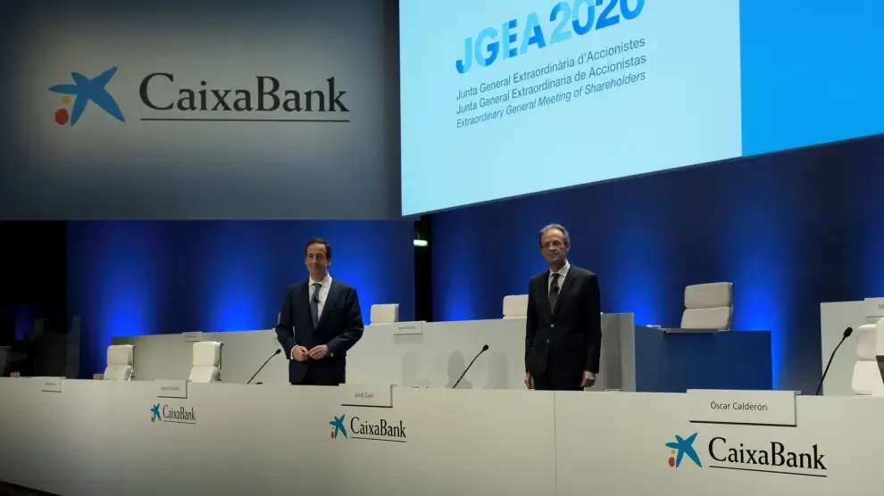 Los accionistas de CaixaBank aprueban absorber Bankia