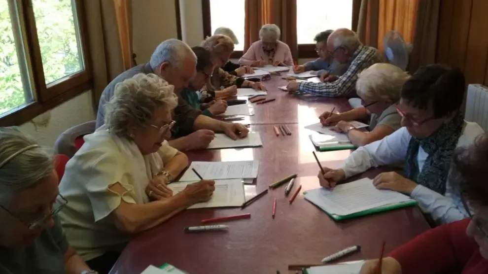 Los barrios de Huesca piden que se abran los locales sociales