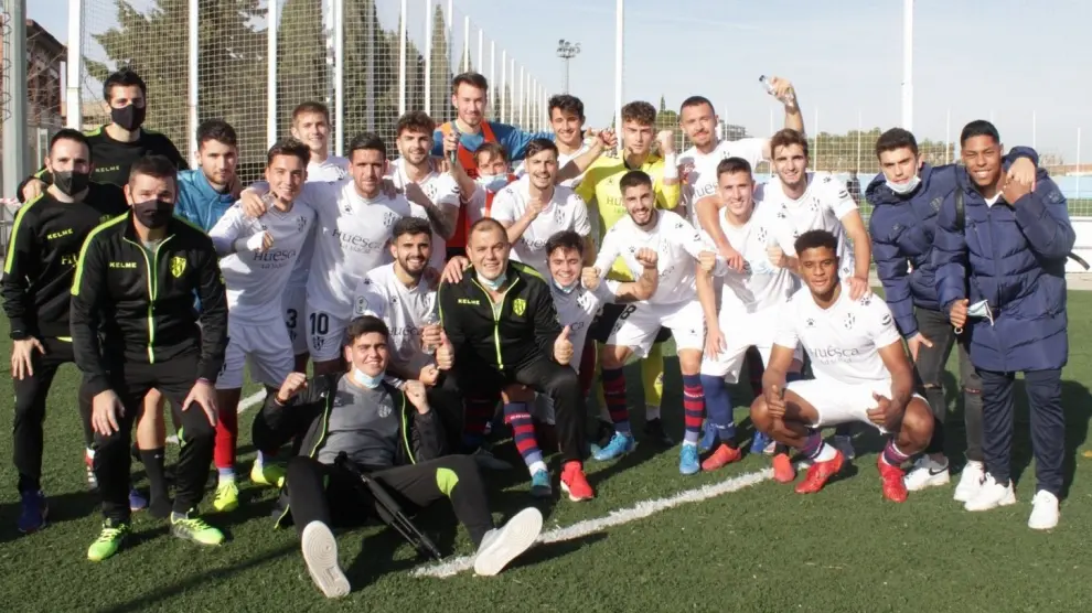 El Huesca B recupera el liderato con un festival de goles y buen juego