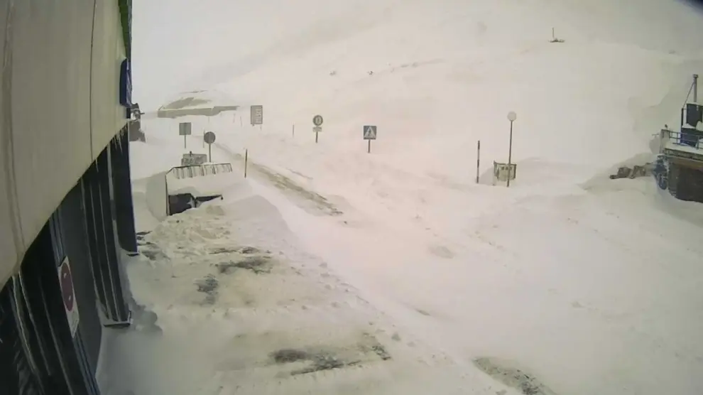 La nieve obliga a cerrar el paso transfronterizo del Portalet