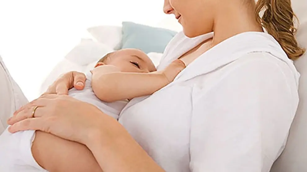 Alrededor del 90% de las madres españolas mantiene la lactancia materna pese a la Covid-19, según un estudio