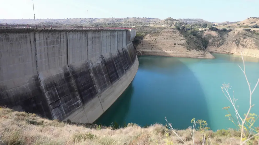 El proyecto de abastecimiento de agua a Huesca desde Montearagón se reanudará de forma inmediata