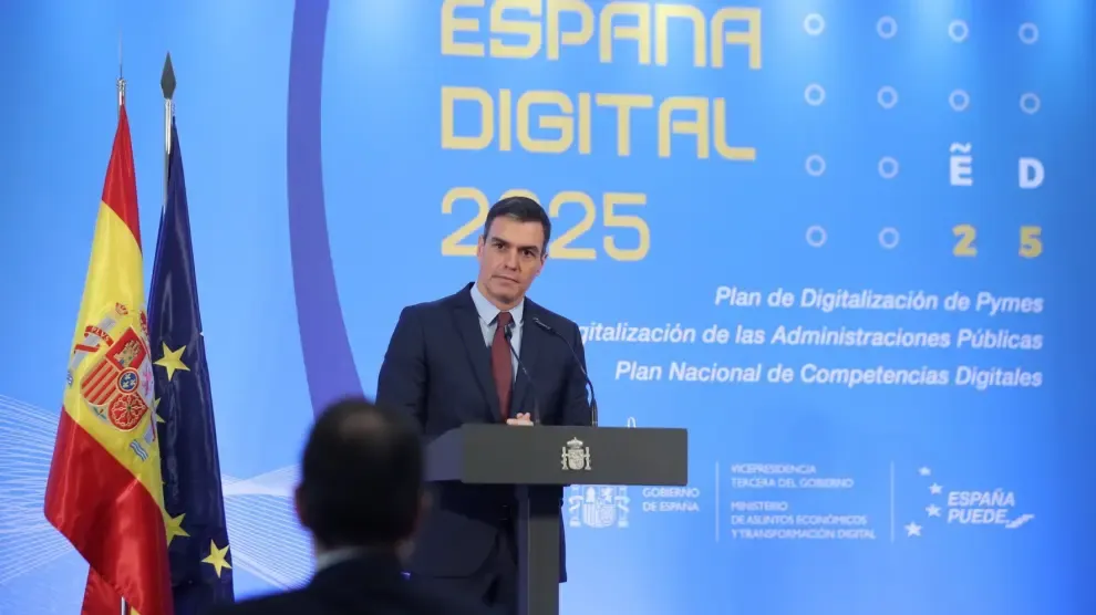 Sánchez anuncia 11.000 millones para planes de digitalización