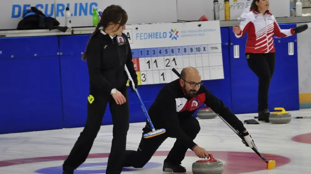 Los siete equipos de curling de Jaca, a por los cuartos del Nacional de Mixtos