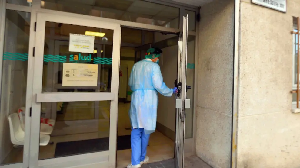 La Federación de Barrios Osca XXI pide centros de salud "acondicionados" contra la covid