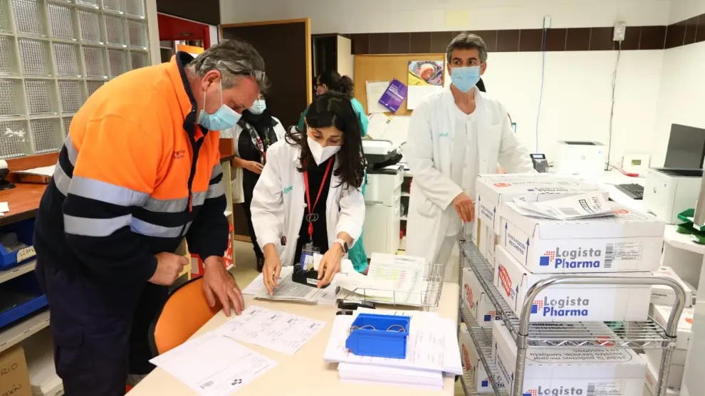 Aragón ha recibido este lunes las primeras 5.400 dosis de la vacuna de AstraZeneca