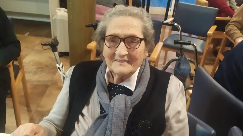 Mercedes Badía cumple cien años en Benabarre, "el día más feliz" de su vida