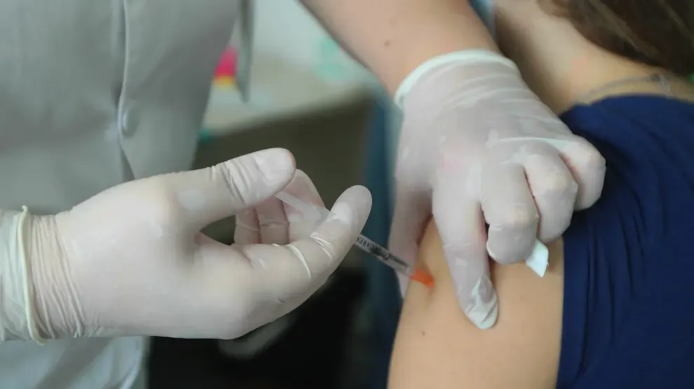 Vacunan de la covid-19 a alumnado de Ciencias de la Salud de Huesca