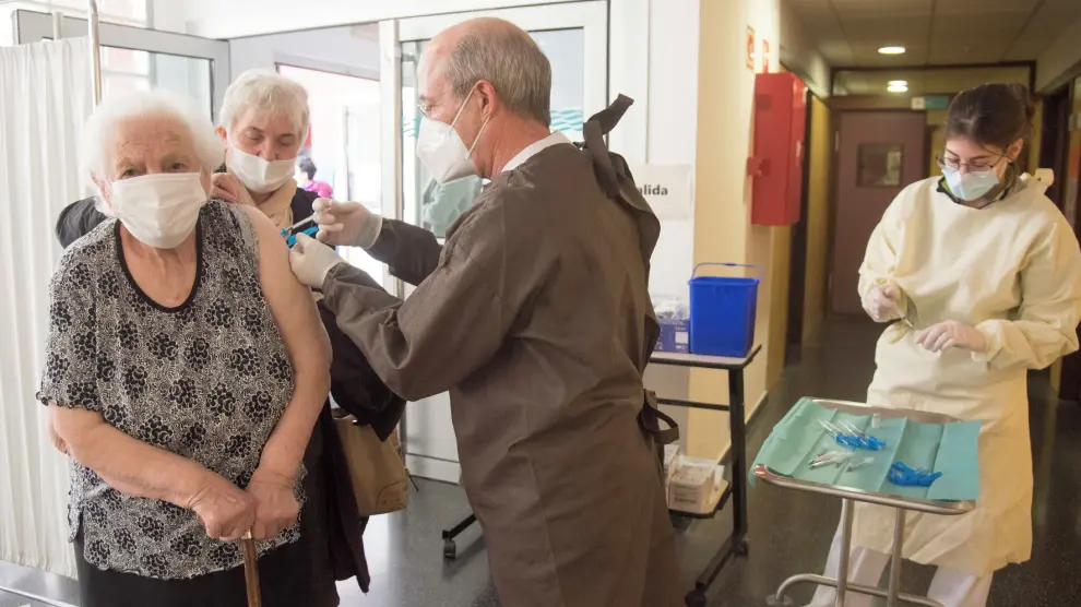 Comienza la vacunación para los mayores de 80 años en Huesca